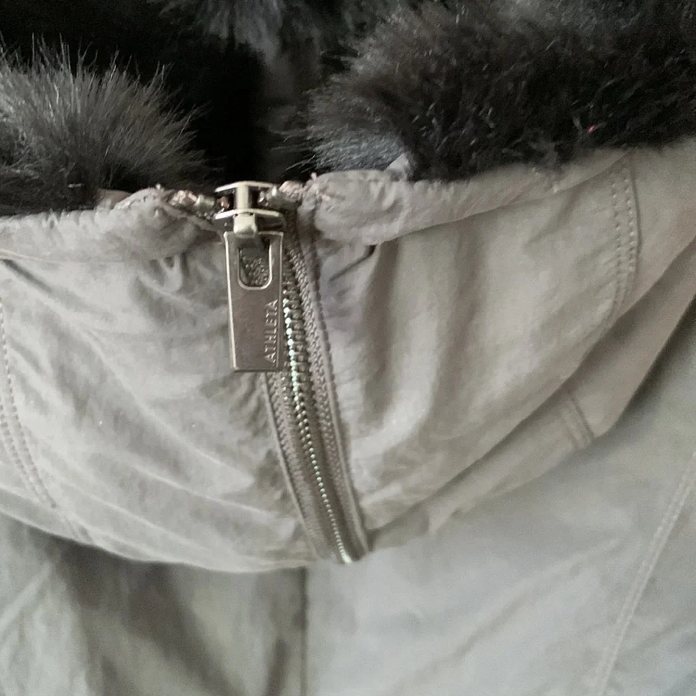 Athleta Gray District Primaloft Hooded Parka